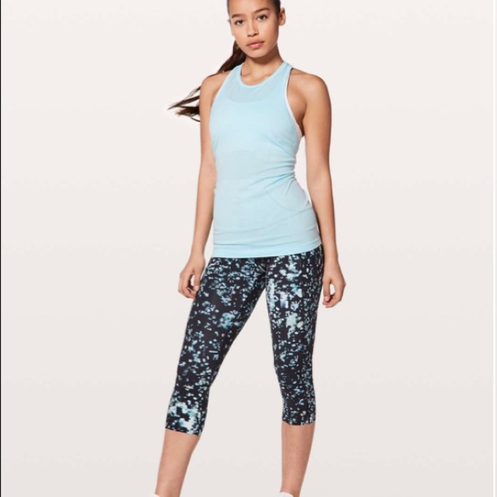 NWT Lululemon Swiftly Tech T-Back Blue Glow / Whit - Picture 2 of 4